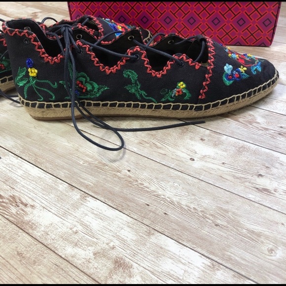 Tory Burch Sonoma Embroidered lace up Espadrilles - Picture 4 of 5